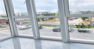 Панорамное остекление балкона Ноябрьск цена от 11 тыс. руб. м/п.